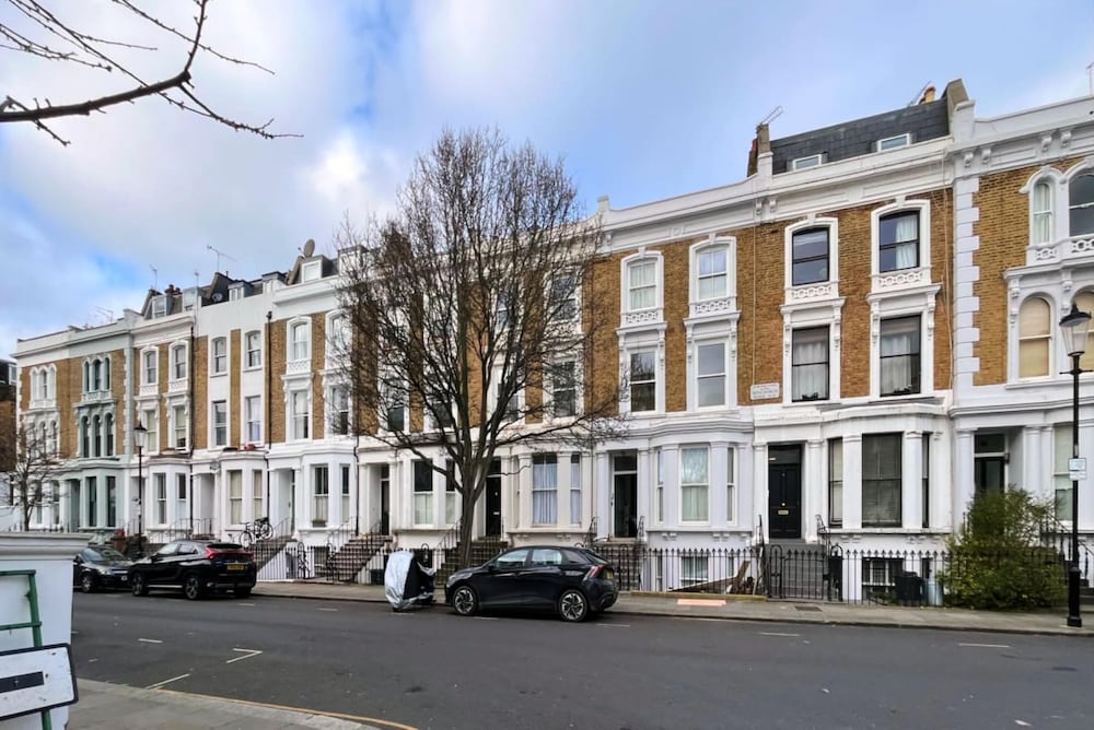 The North Notting Hill Crib - Bright 1bdr Flat