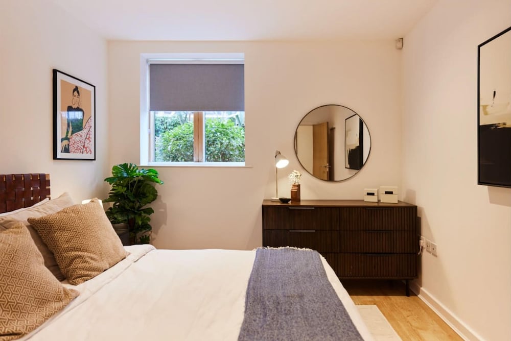 The Putney Escape - Trendy 2bdr Flat With Terrace Parking