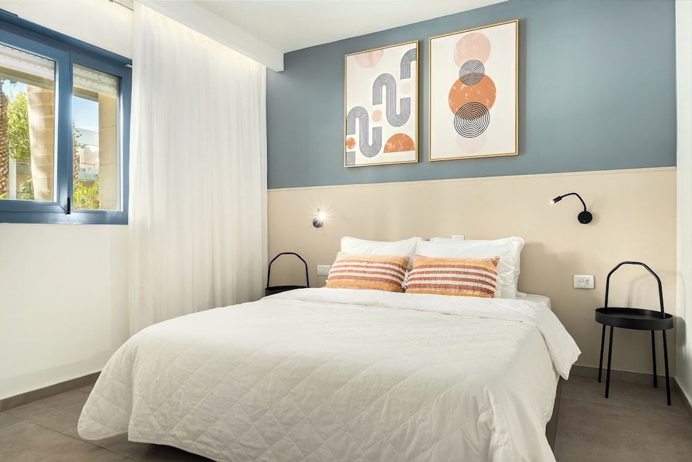 Royal Park Apt Resort by Sea N Rent