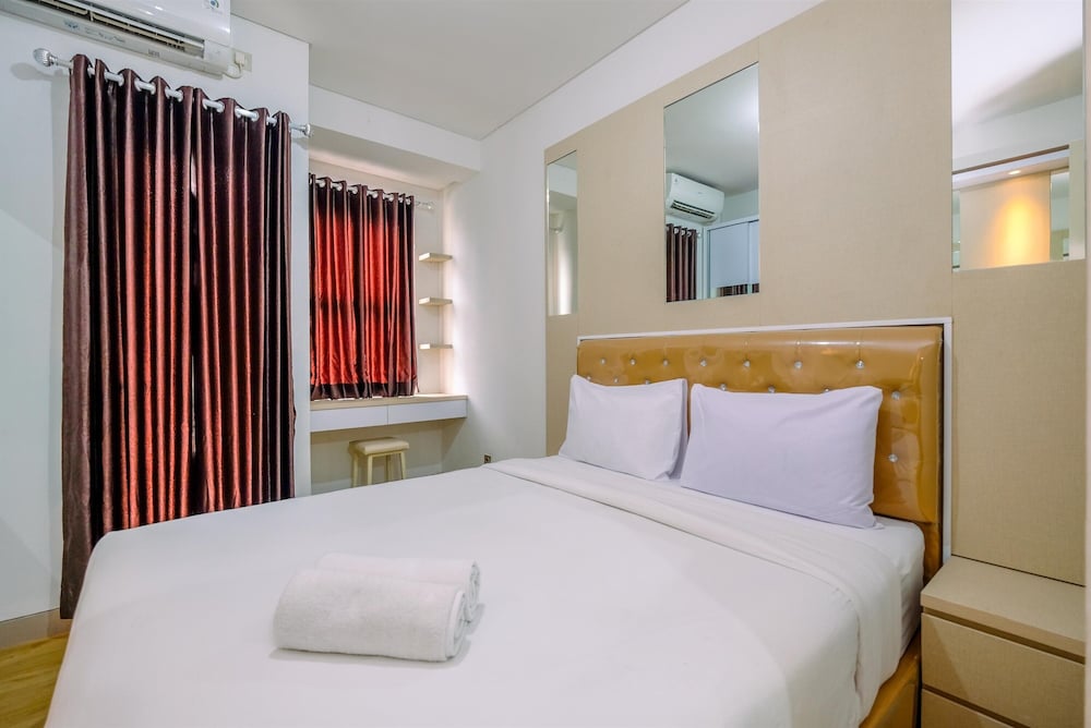 Homey And Best Choice Studio Apartment Transpark Cibubur
