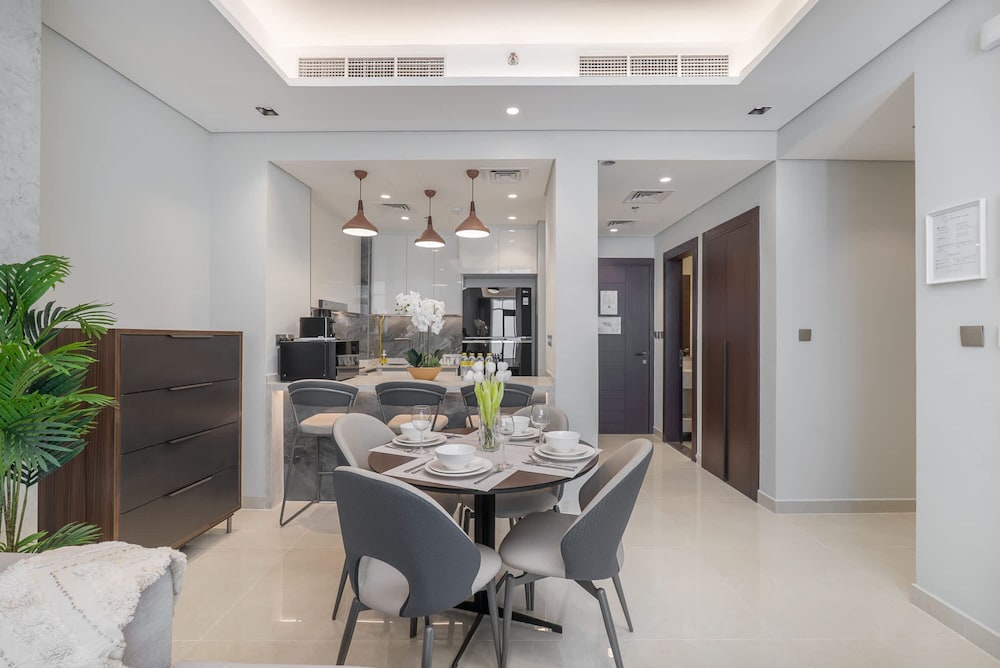 Fabulous and Spacious 2BR in Nobles Tower
