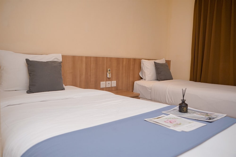 Comfy and Minimalist Studio (No Kitchen) Apartment Great Western