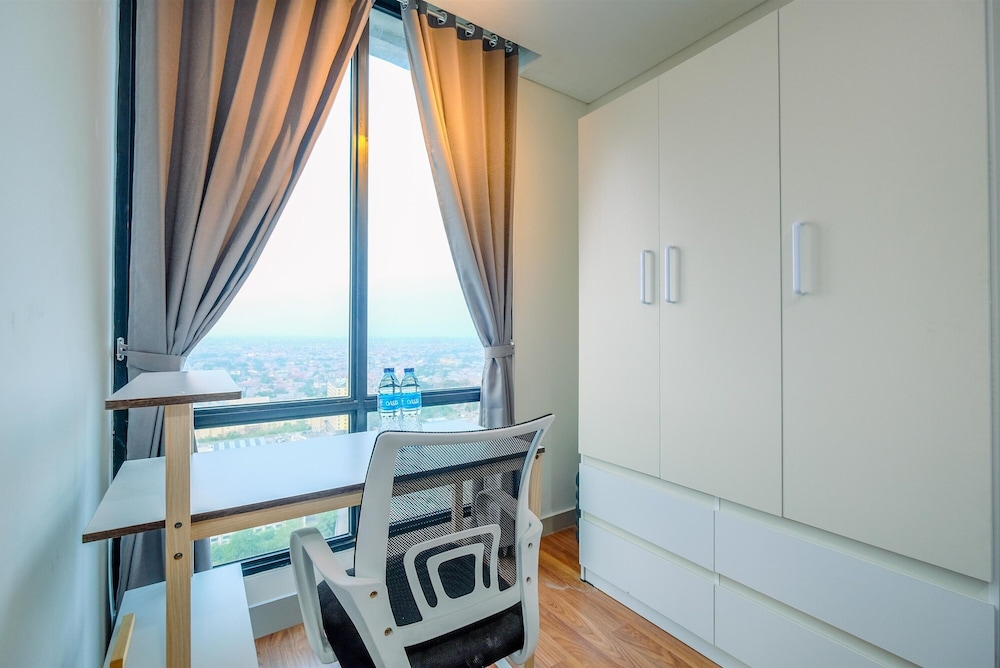 Comfy And Nice Studio At Lrt City Bekasi Apartment