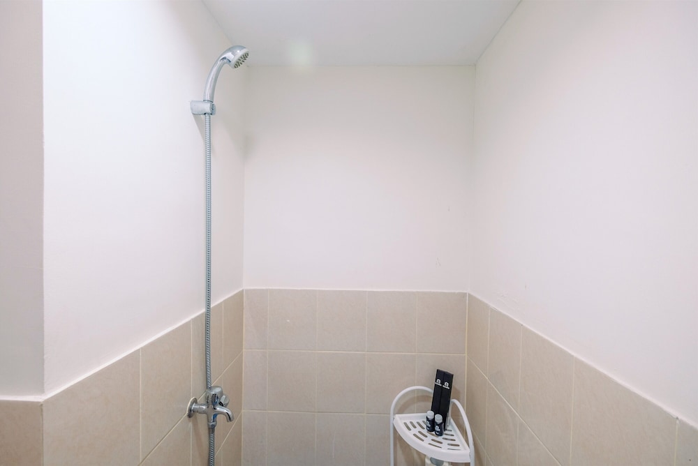 Comfy and Tidy 1BR at Podomoro Golf View Apartment