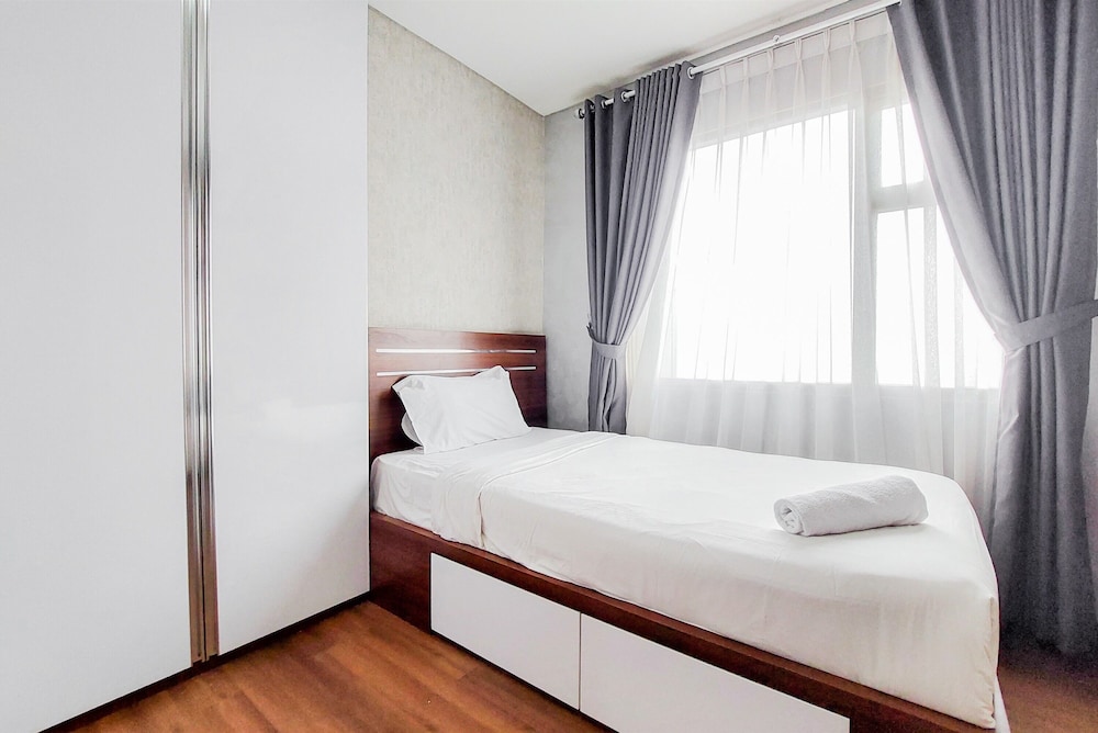 Comfort and Modern Look 2BR Apartment Springwood Residence