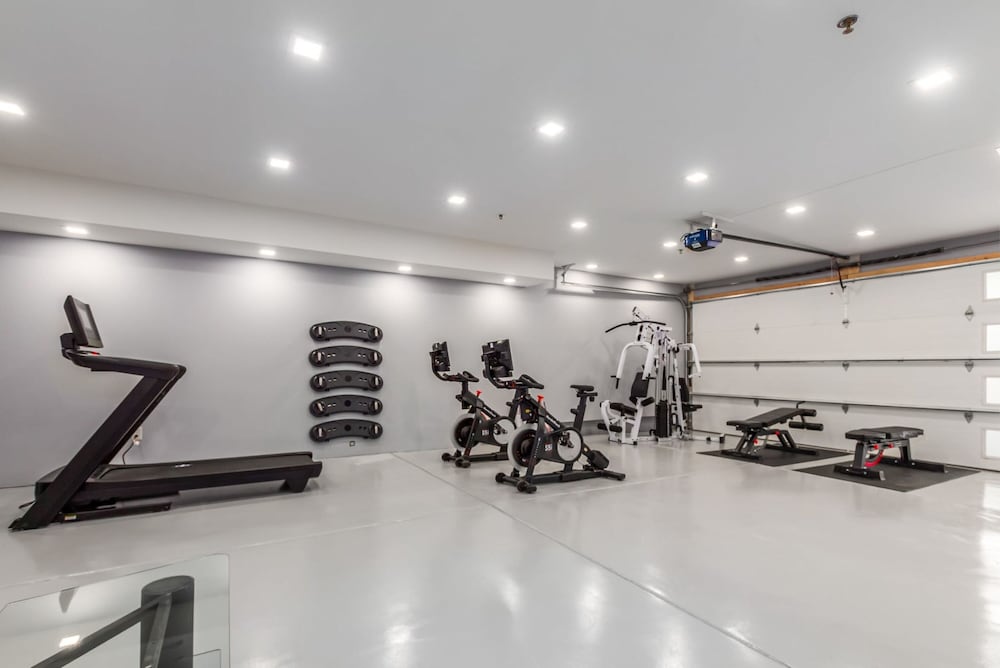 Old Town Studio Gym Biz Center Walk 2 Everything
