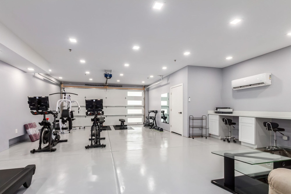 LUX Downtown Studio Balcony Gym Old Town