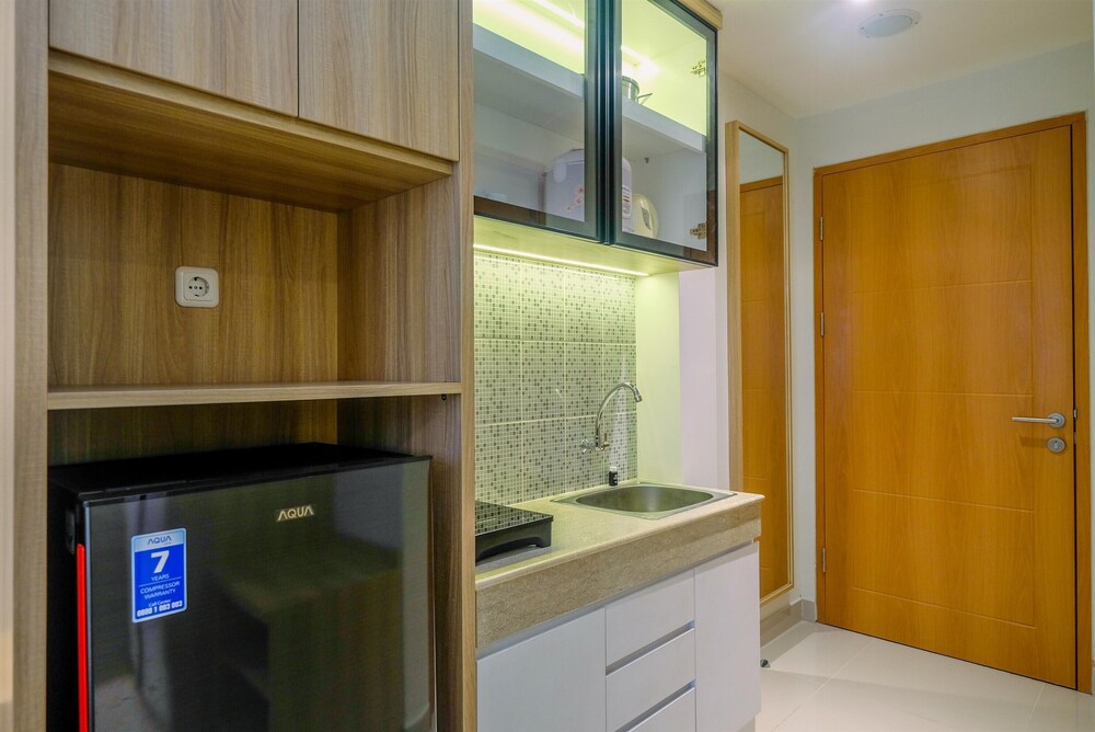 Fully Furnished With Modern Design Studio At Evenciio Apartment