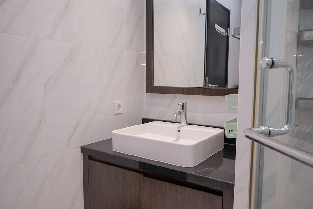 Warm and Spacious 1BR at Branz BSD City Apartment