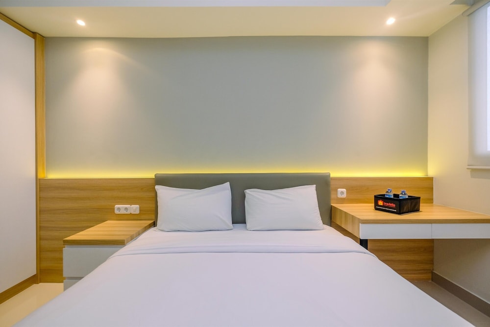 Fully Furnished With Modern Design Studio At Evenciio Apartment
