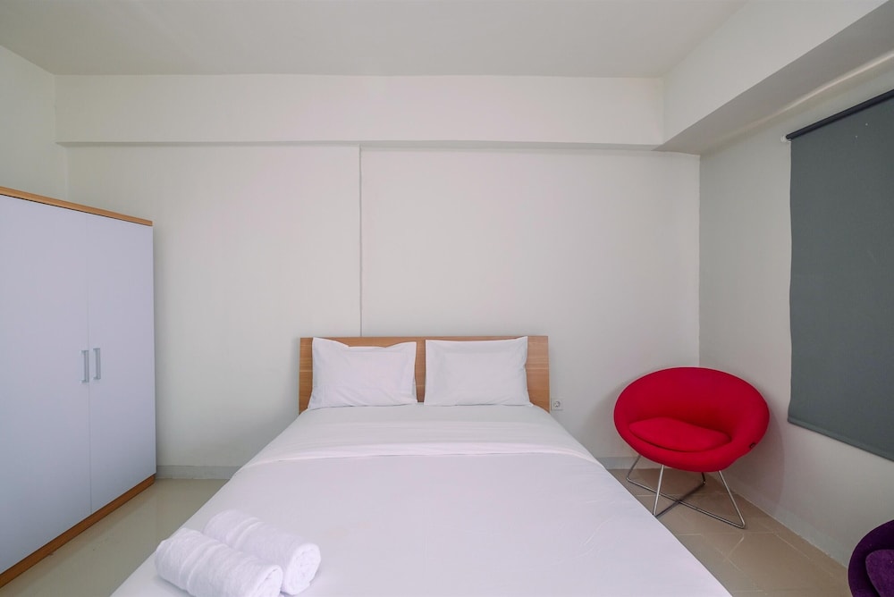 Chic and Cozy Studio Park View Condominium Apartment view 4