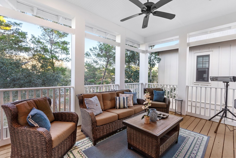 Seagrove Gardens Mins to the Beach Santa Rosa Retreat w Golf Cart A Design