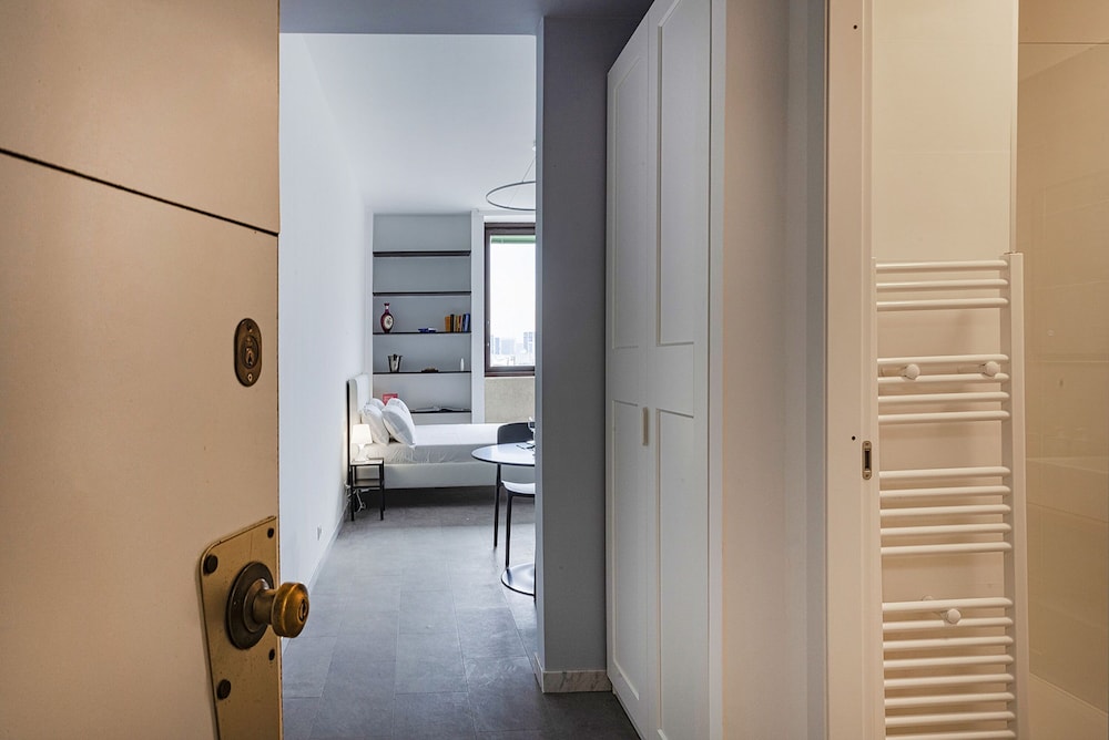 Chic Modern Lofts - B - BK