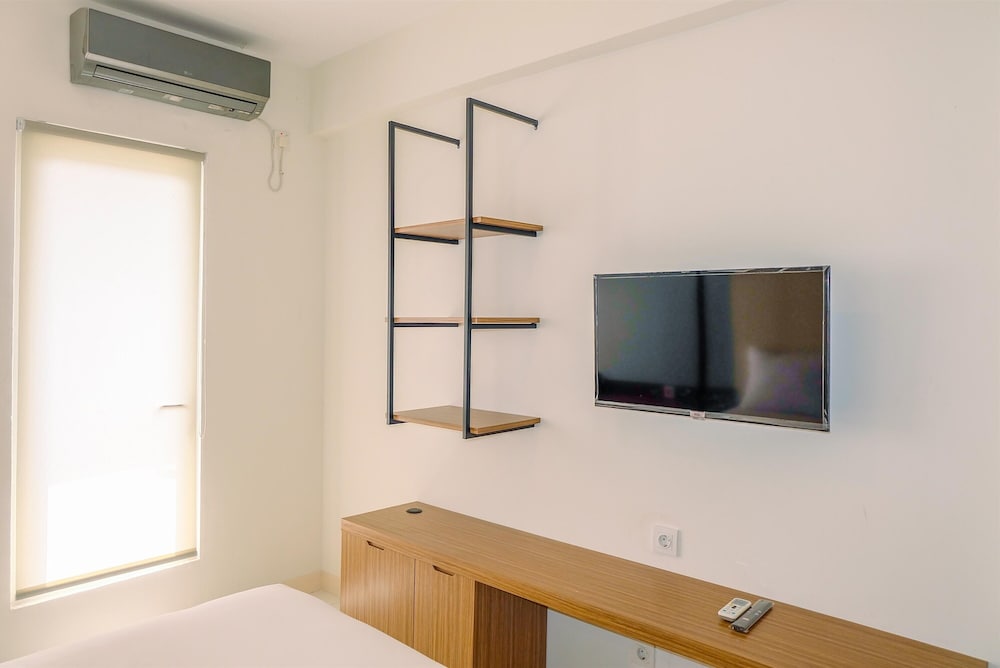 Fancy and Nice Studio at Podomoro Golf View Apartment