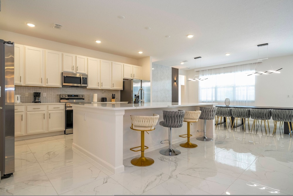 Stunning Masterpiece 15 Ensuites