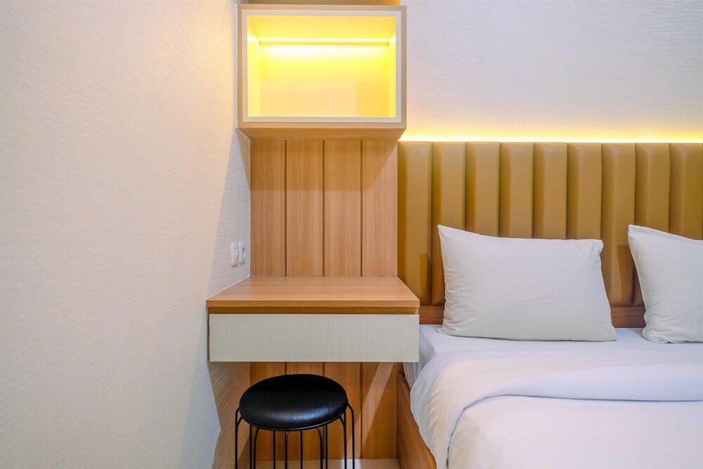 Homey and Stylish Studio Room at Transpark Cibubur Apartment view 5
