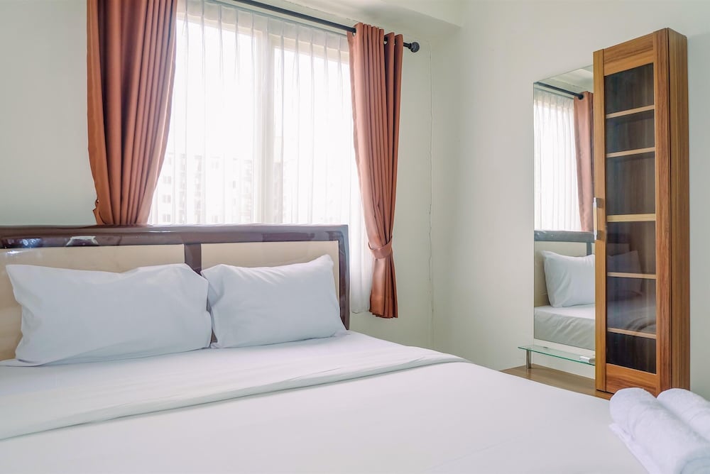 Podomoro Golf View 2BR Apartment near Exit Tol Cimanggis