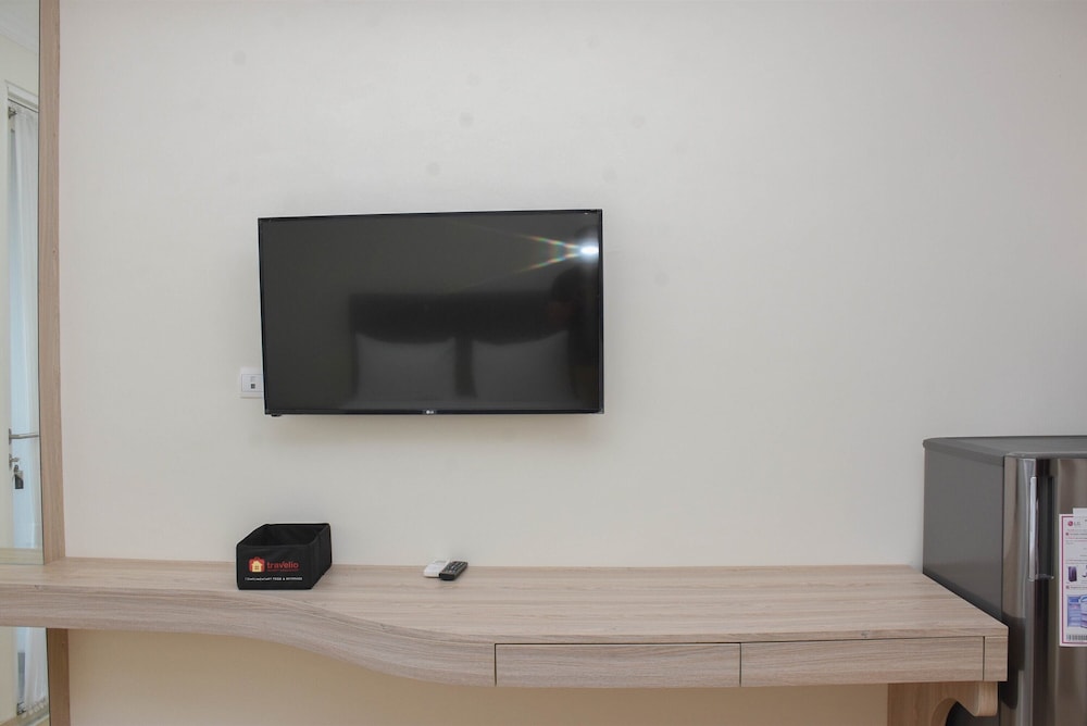 Wonderful And Strategic Studio Menteng Park Apartment view 3