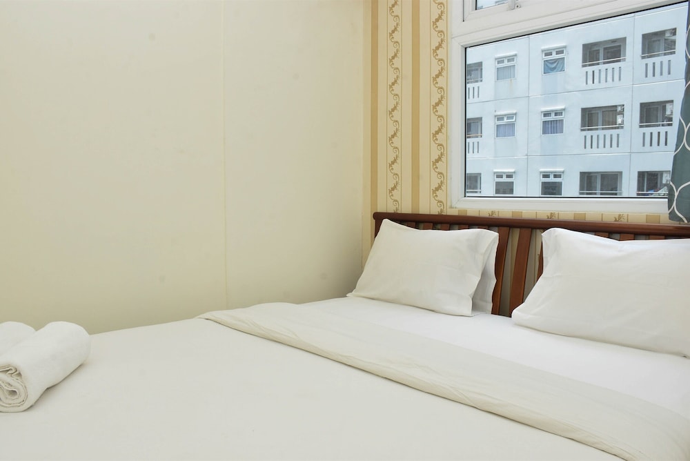Fancy And Nice 2Br At Green Pramuka City Apartment view 3