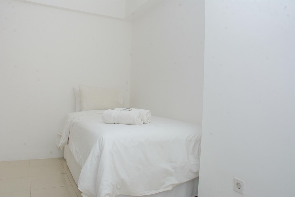 Strategic And Comfortable 1Br At Bassura City Apartment view 4