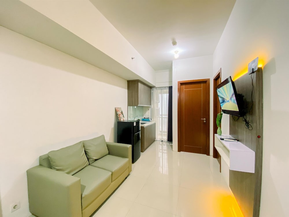Spacious And Relaxing 2Br Apartment At Corner Vittoria Residence