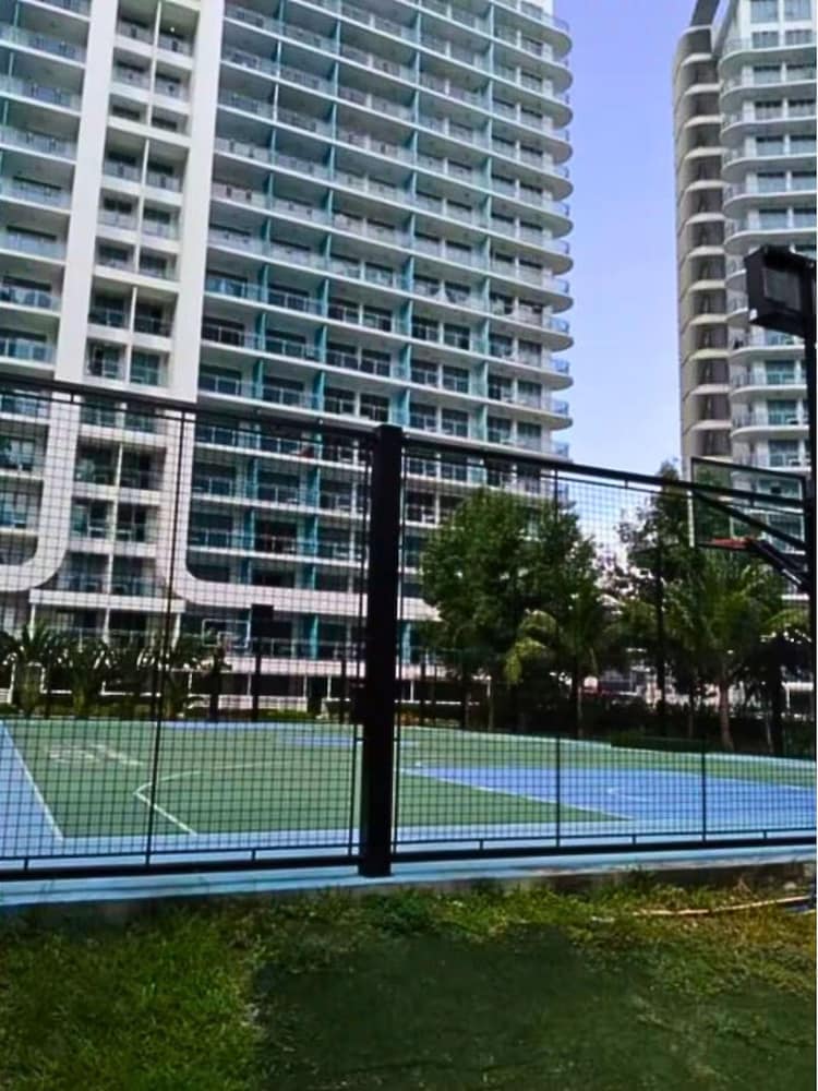 Value Yourself Luxury Beach Near Airport