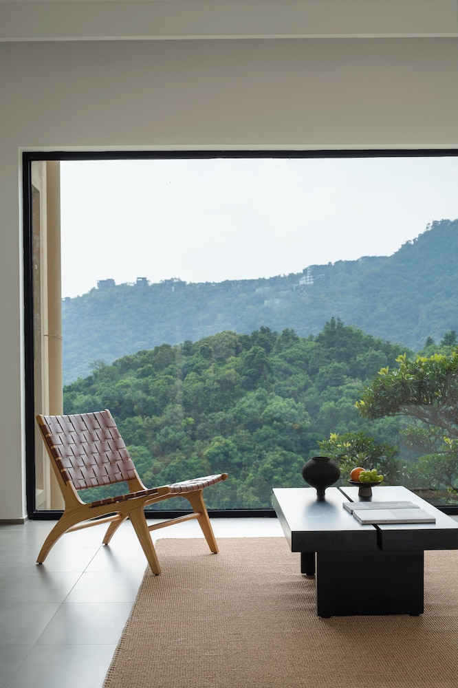 Miyue Shenzhen Tianlu Secret Wild Wizard Holiday Hotel