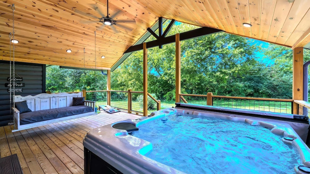 Luxury Poolside Cabin in Sevierville