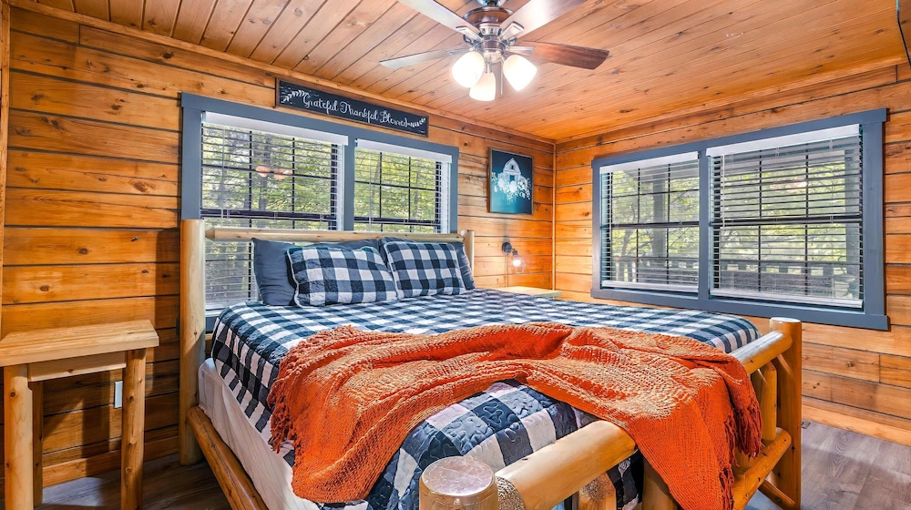 Adventure Awaits Mtn Views Arcade Pool Table Hot Tub