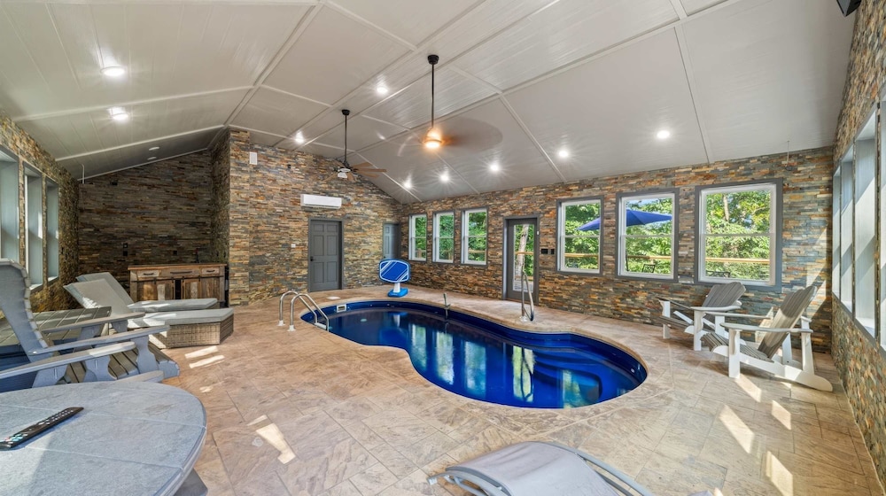 Luxury Cabin With Mountain Views Pigeon Forge