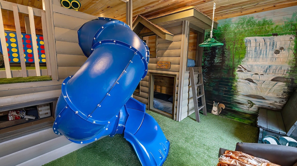 Bigfoot Bunkhouse Pool Views Theater Arcade Firepit Book Now