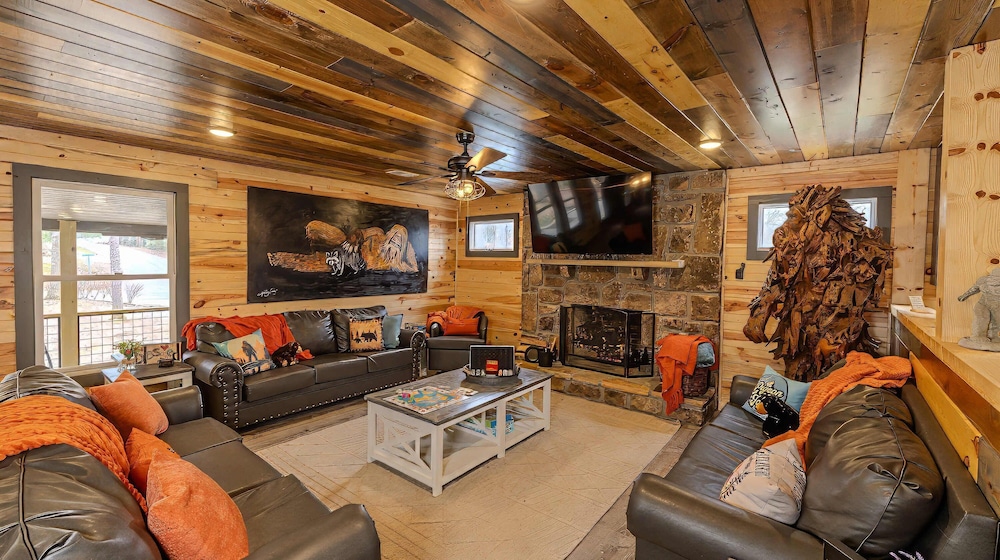 Bigfoot Bunkhouse Pool Views Theater Arcade Firepit Book Now