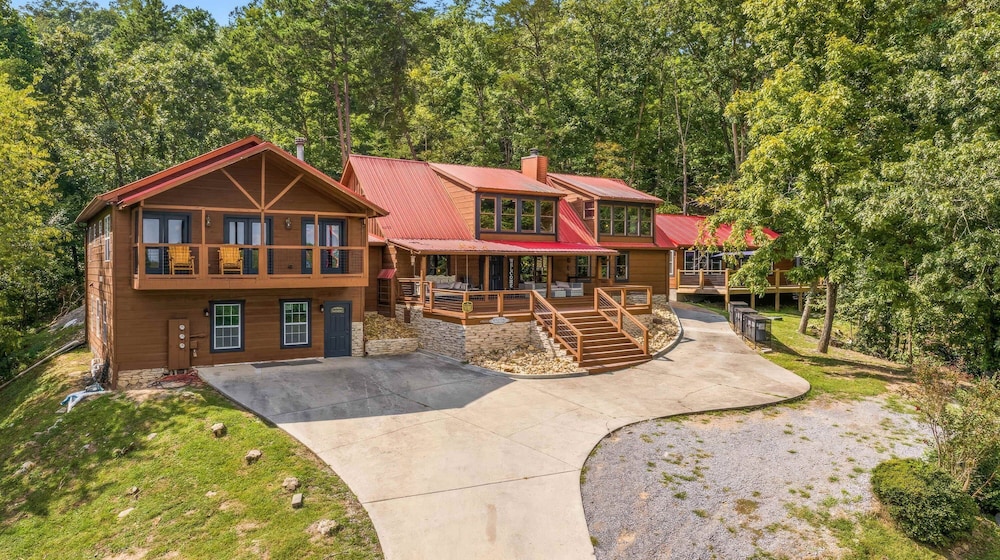 Luxury Cabin With Mountain Views Pigeon Forge