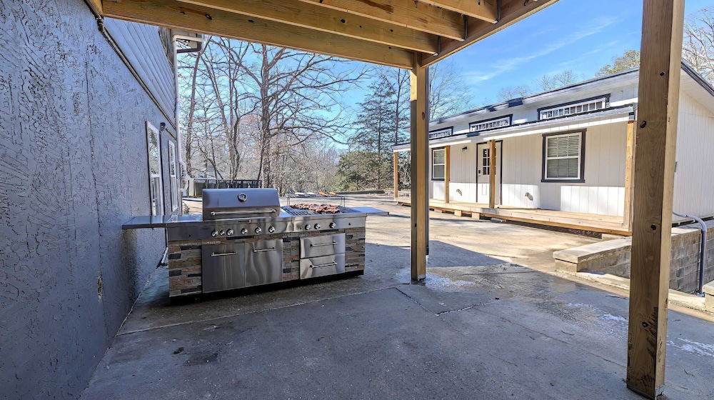Bigfoot Bunkhouse Pool Views Theater Arcade Firepit Book Now
