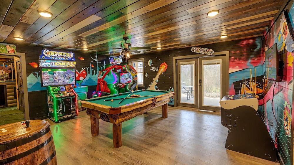 Bigfoot Bunkhouse Pool Views Theater Arcade Firepit Book Now
