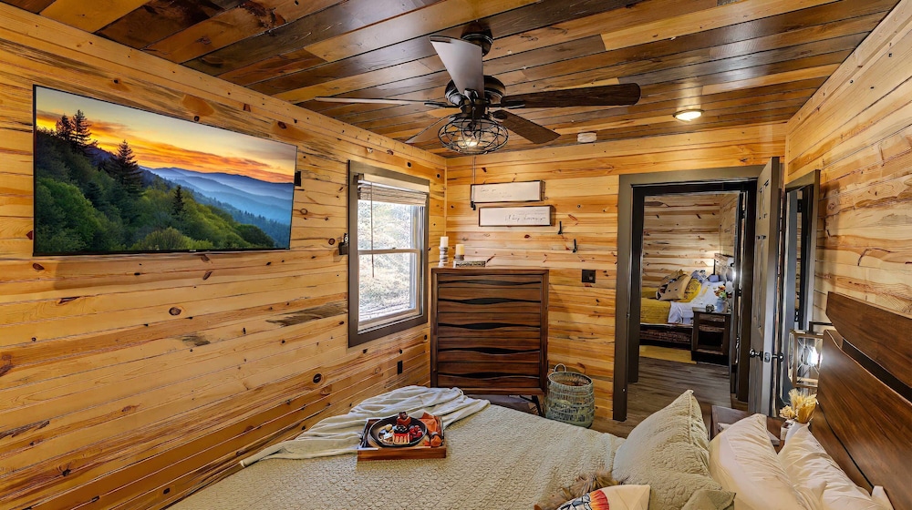 Bigfoot Bunkhouse Pool Views Theater Arcade Firepit Book Now