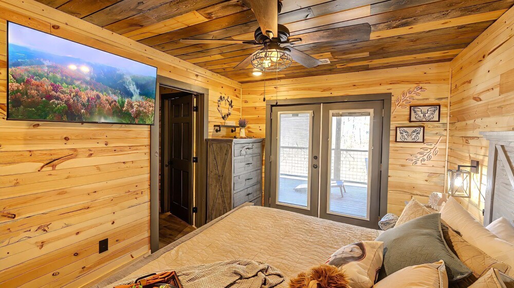 Bigfoot Bunkhouse Pool Views Theater Arcade Firepit Book Now
