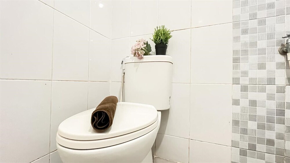 Minimalistic 2Br Near Tokyo Hub Apartment At Tokyo Riverside Pik 2