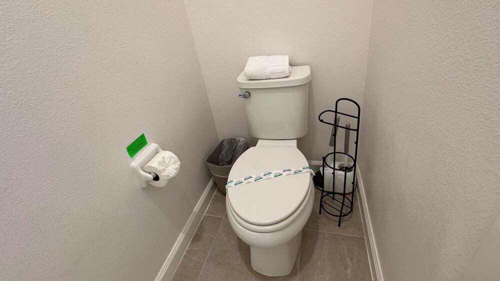 Family Friendly 12bd w Jacuzzi Veranda Palms 4401