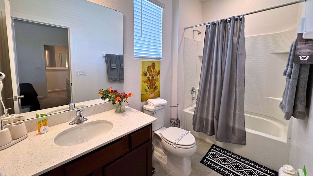 Family Friendly 12bd w Jacuzzi Veranda Palms 4401