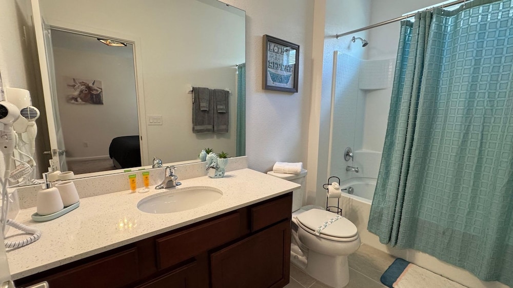 Family Friendly 12bd w Jacuzzi Veranda Palms 4401