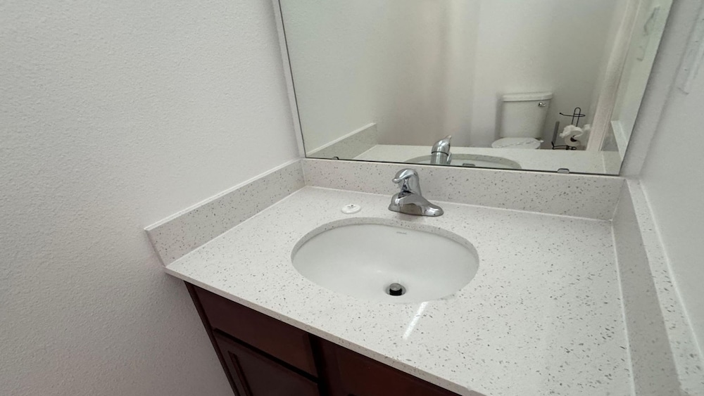 Family Friendly 12bd w Jacuzzi Veranda Palms 4401