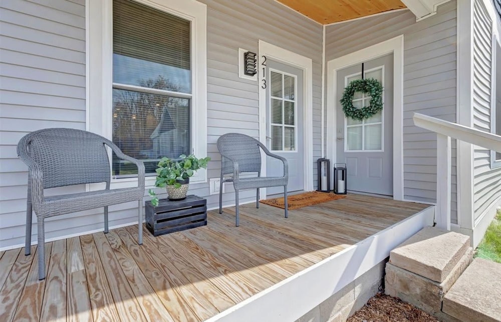 Fall Festivities - 4BR Home by IU Stadium Bloomington Bliss view 2