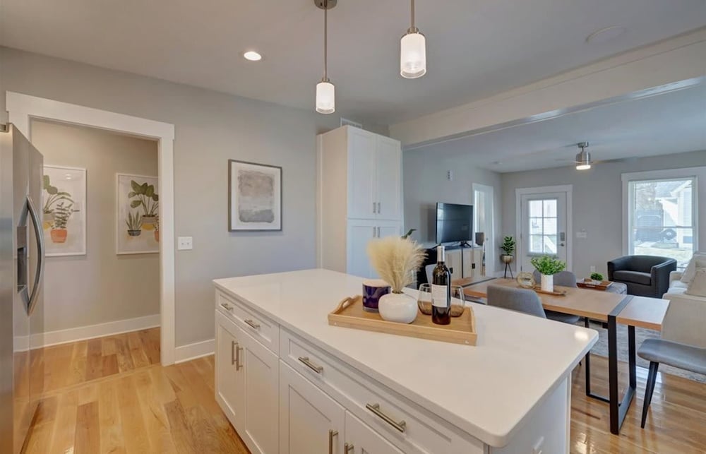 Fall Festivities - 4BR Home by IU Stadium Bloomington Bliss view 5