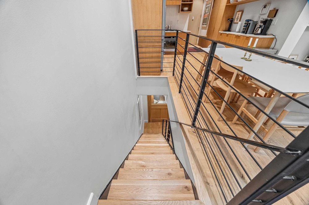Havemeyer by Rove Travel Duplex Loft w Terrace