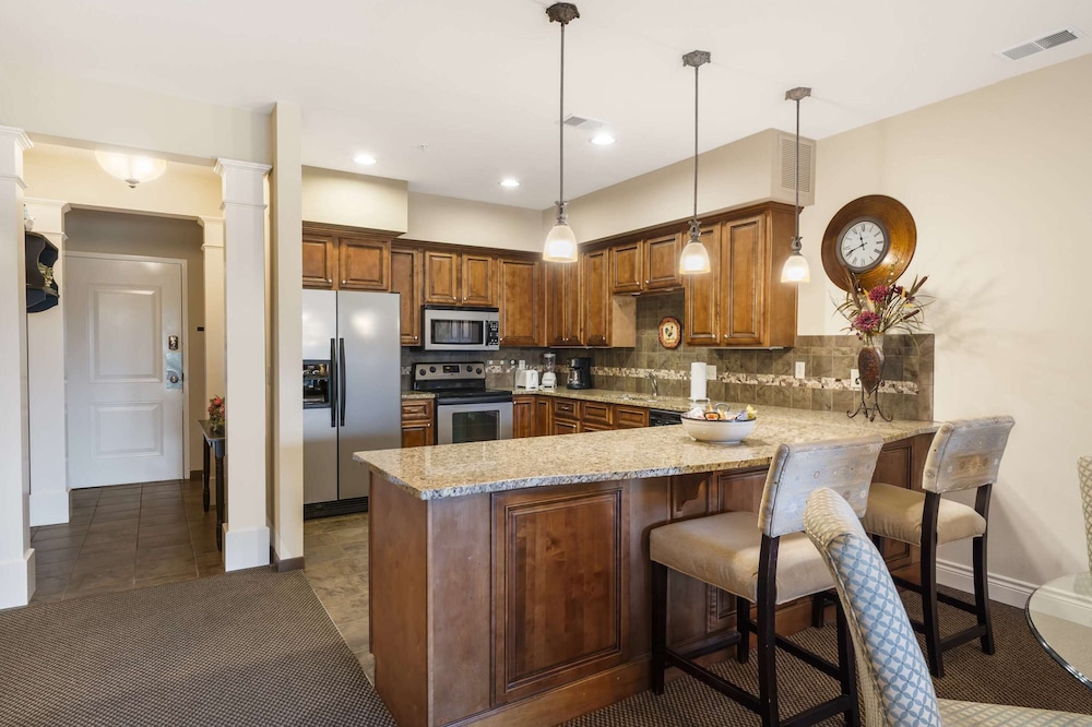 Branson Hills Getaway Sleeps 6