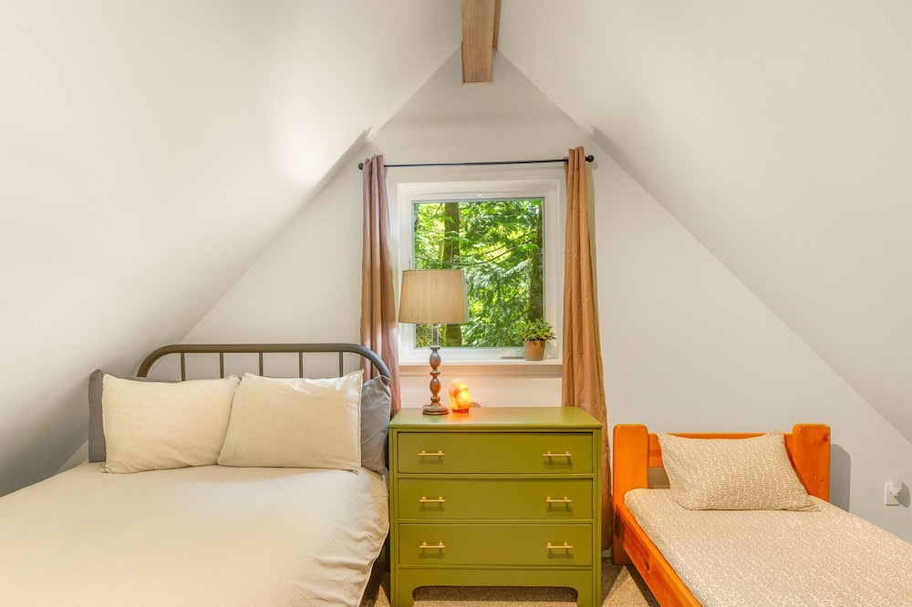 Yellow Tail Cabin in Hoodsport