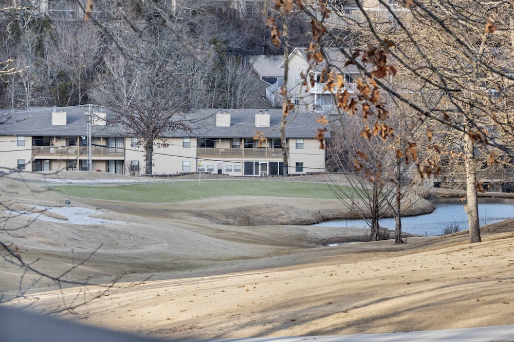 Royale Tee Retreat - Golf Dream