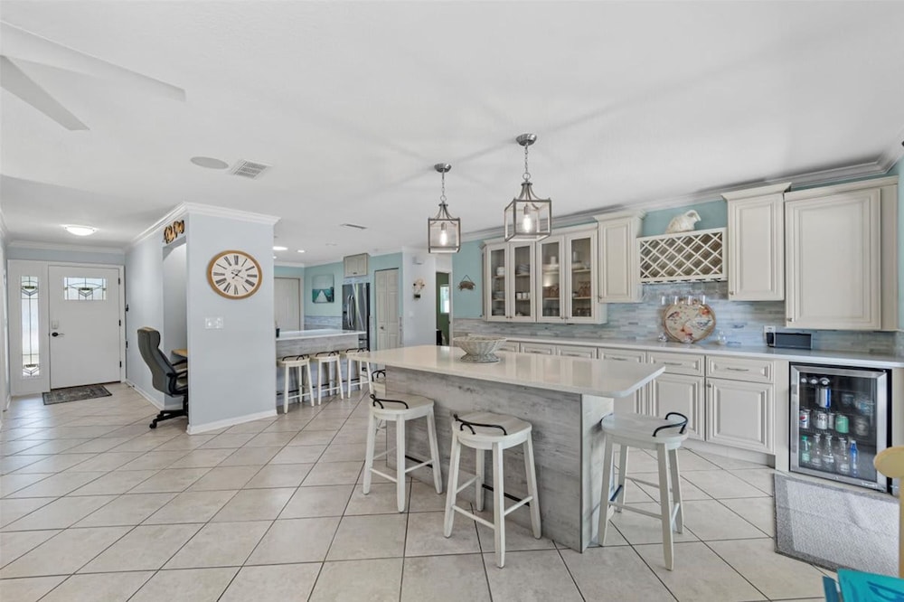 Waterfront Retreat With Pool Tiki Bar Boat Dock