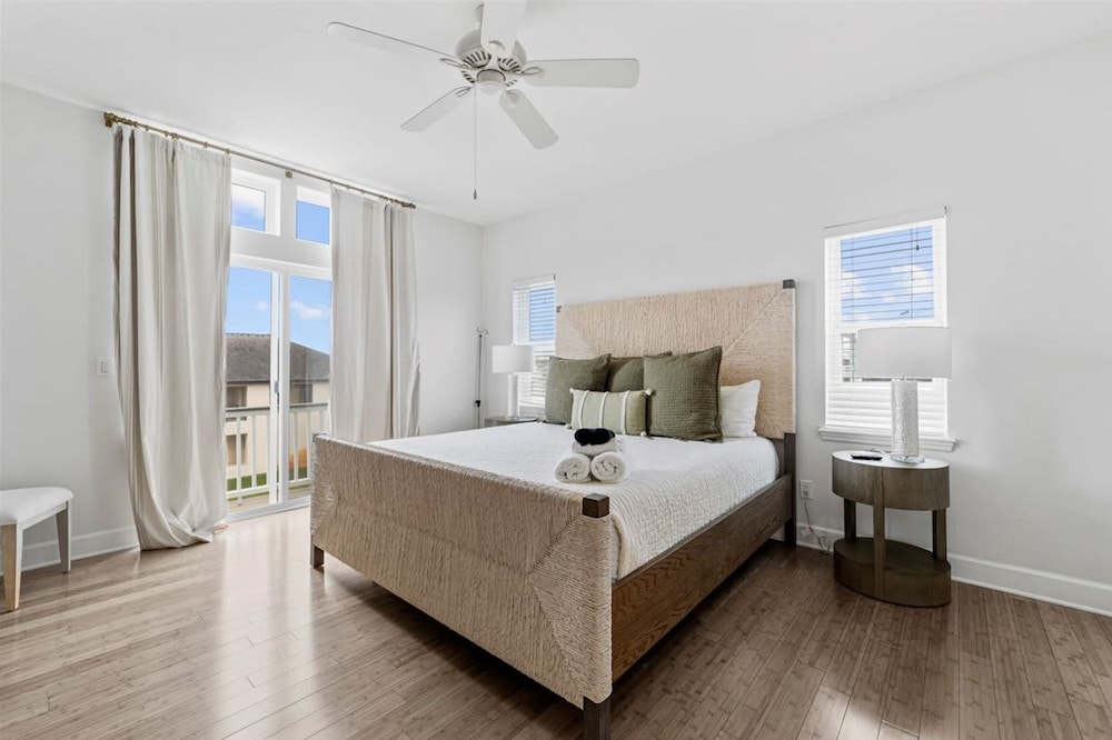 Beachfront 5BR Home With Ocean Views